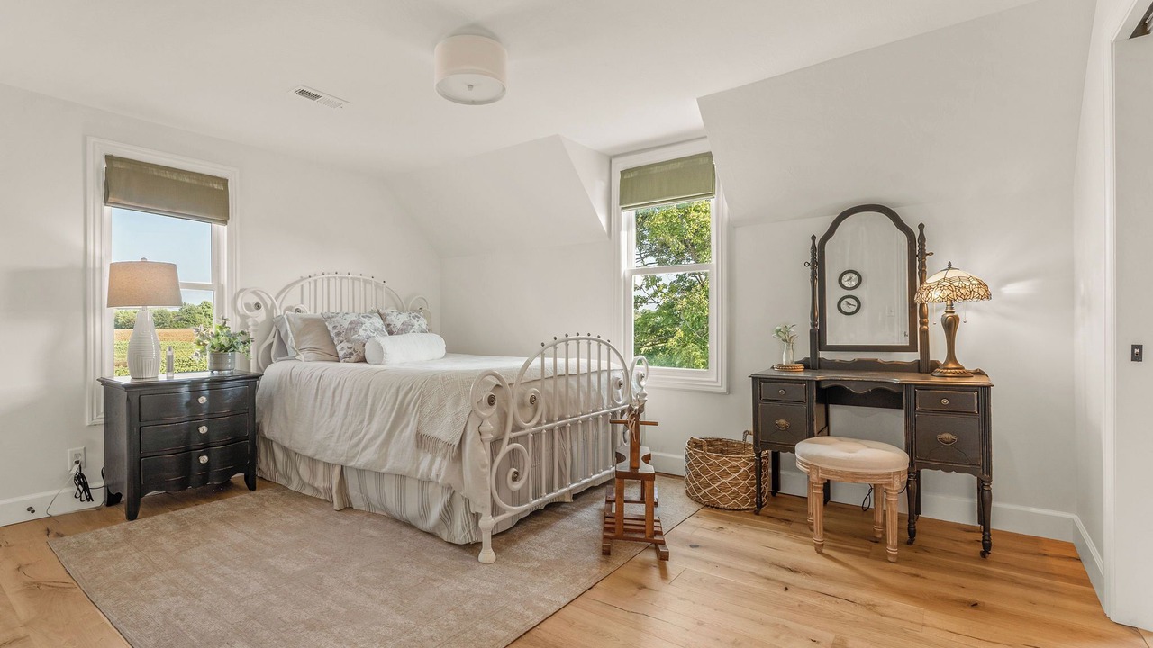 Photo of Bedroom in Brookline Station