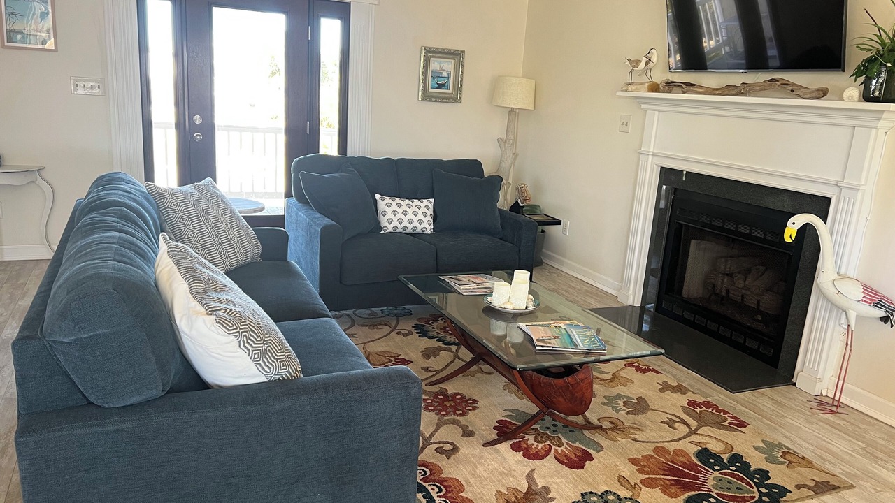 Photo of Livingroom in Cedar Point