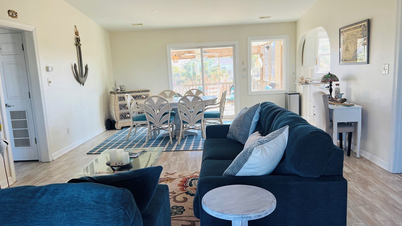 Photo of Livingroom in Cedar Point