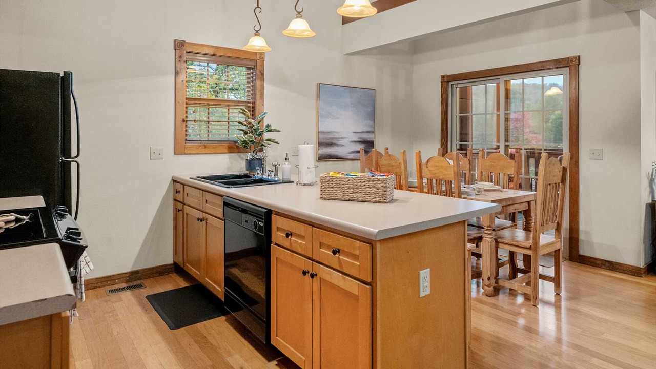 Photo of Kitchen in Reeds Spring
