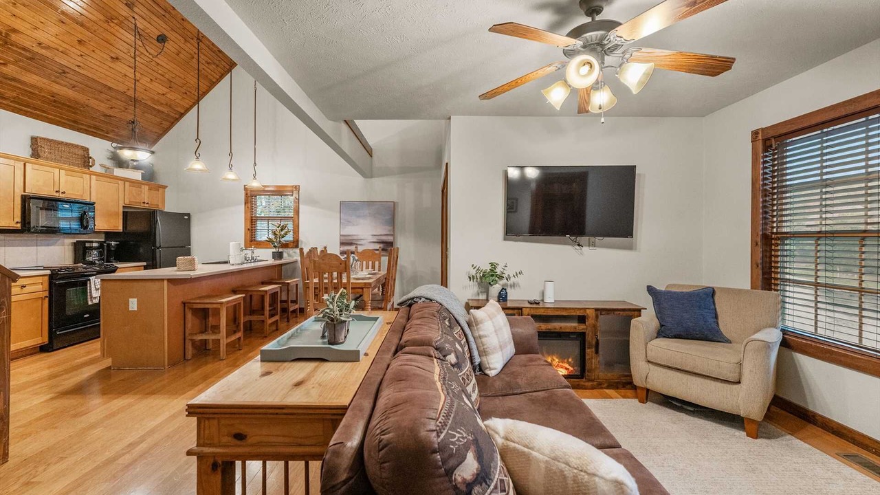 Photo of Livingroom in Reeds Spring