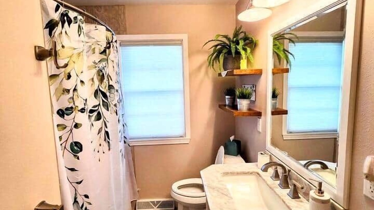 Photo of Bathroom in Ames