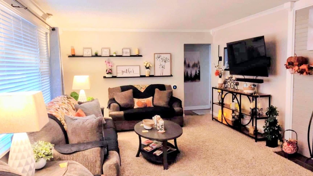 Photo of Livingroom in Ames