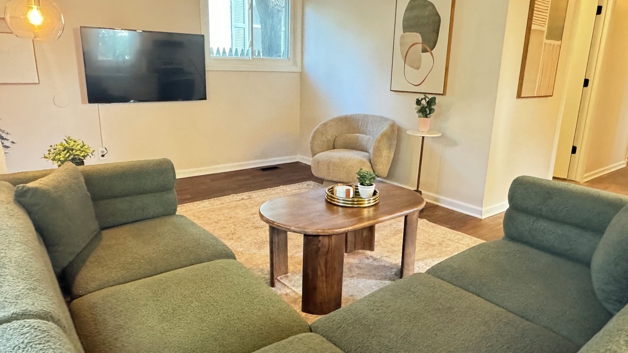 Photo of Livingroom in Flint