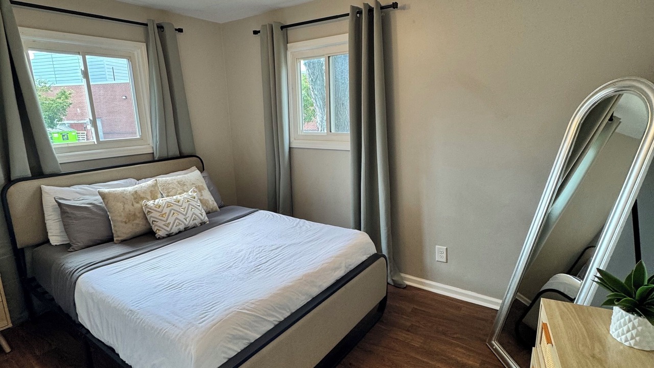 Photo of Bedroom in Flint