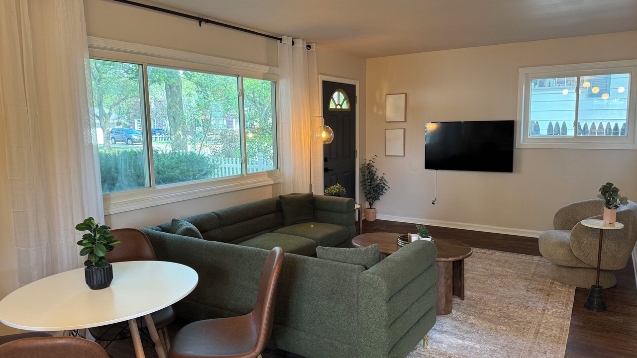 Photo of Livingroom in Flint