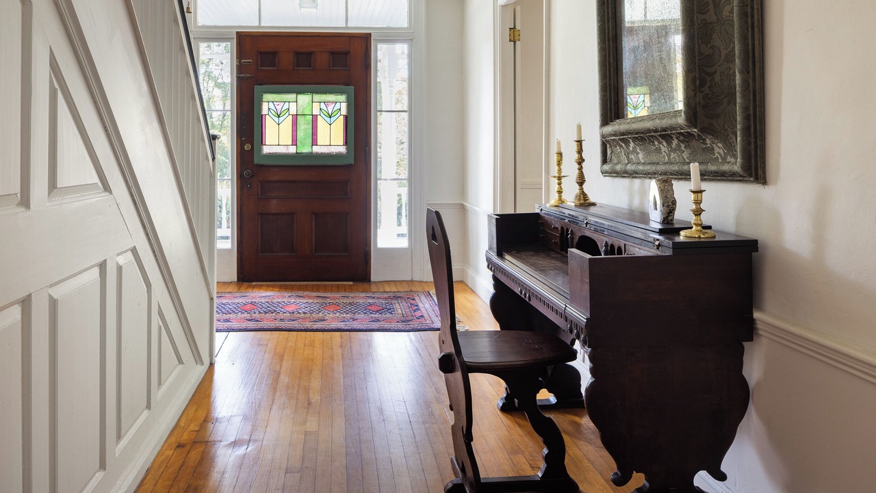 Photo of Others in Putney