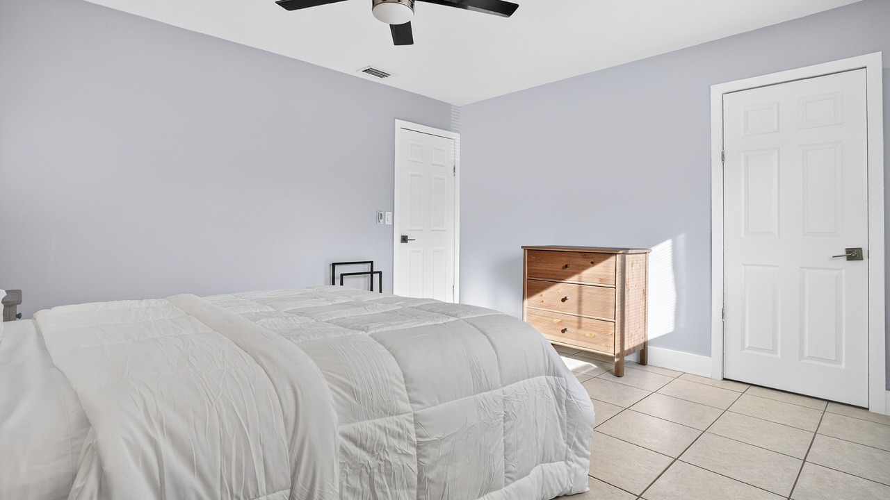 Photo of Bedroom in South Middle River