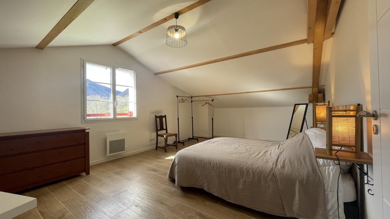 Photo of Bedroom in Sare