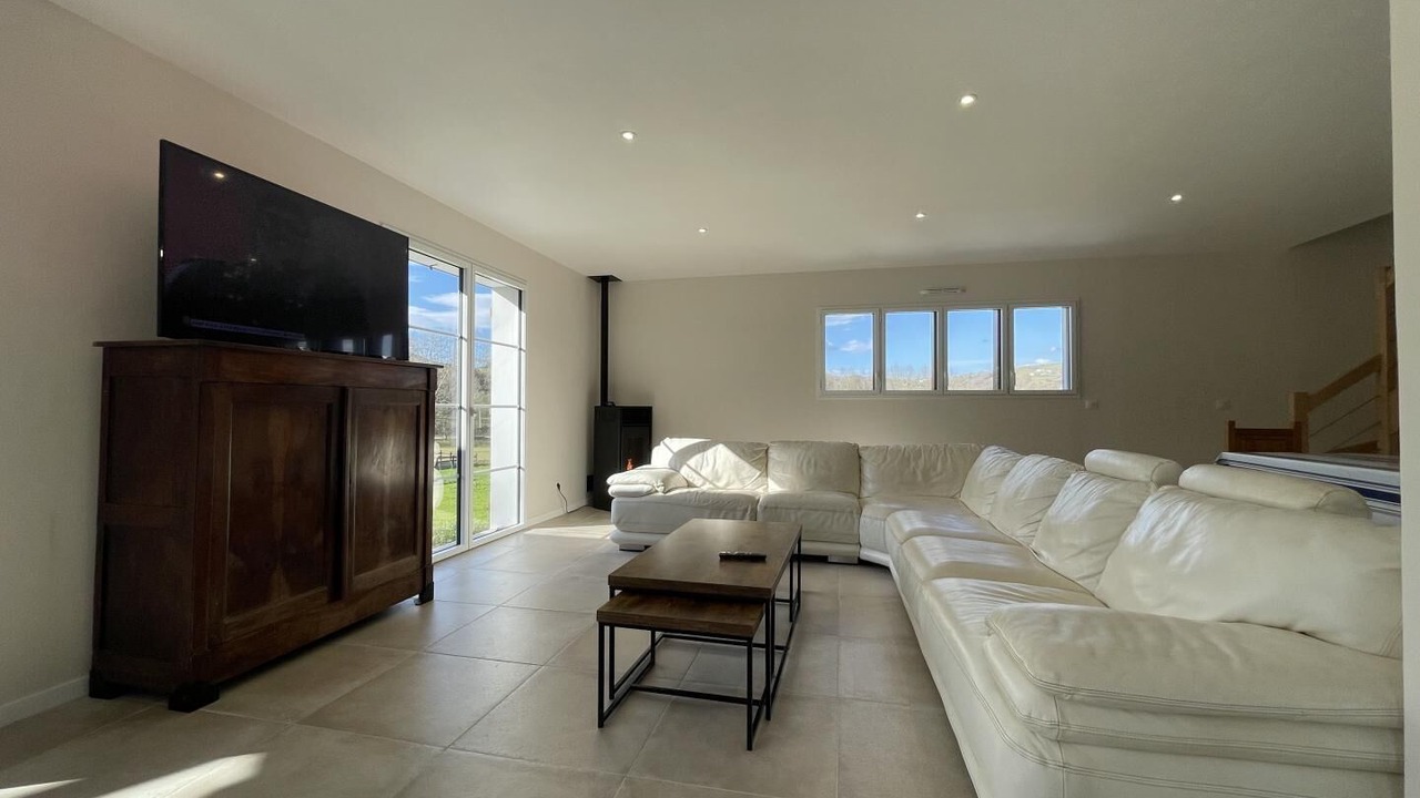 Photo of Livingroom in Sare
