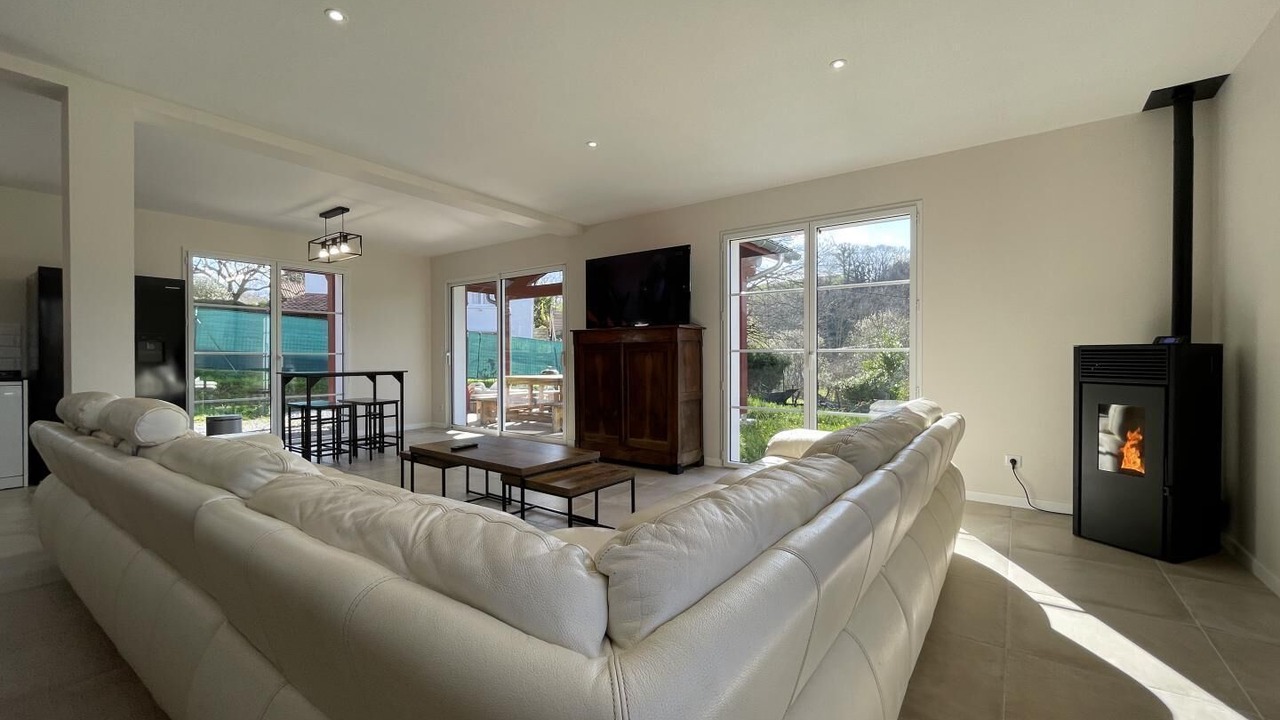 Photo of Livingroom in Sare
