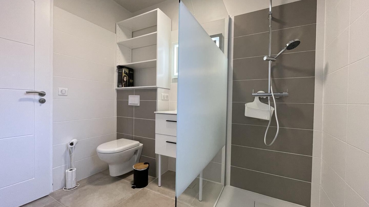 Photo of Bathroom in Sare