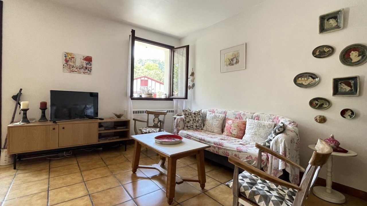 Photo of Livingroom in Uhart-Cize