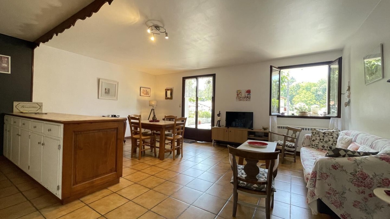 Photo of Livingroom in Uhart-Cize