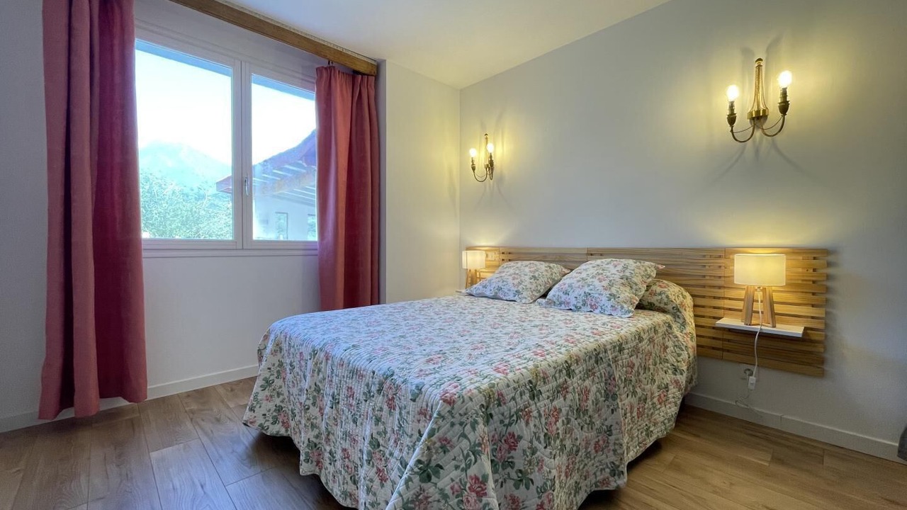Photo of Bedroom in Sare