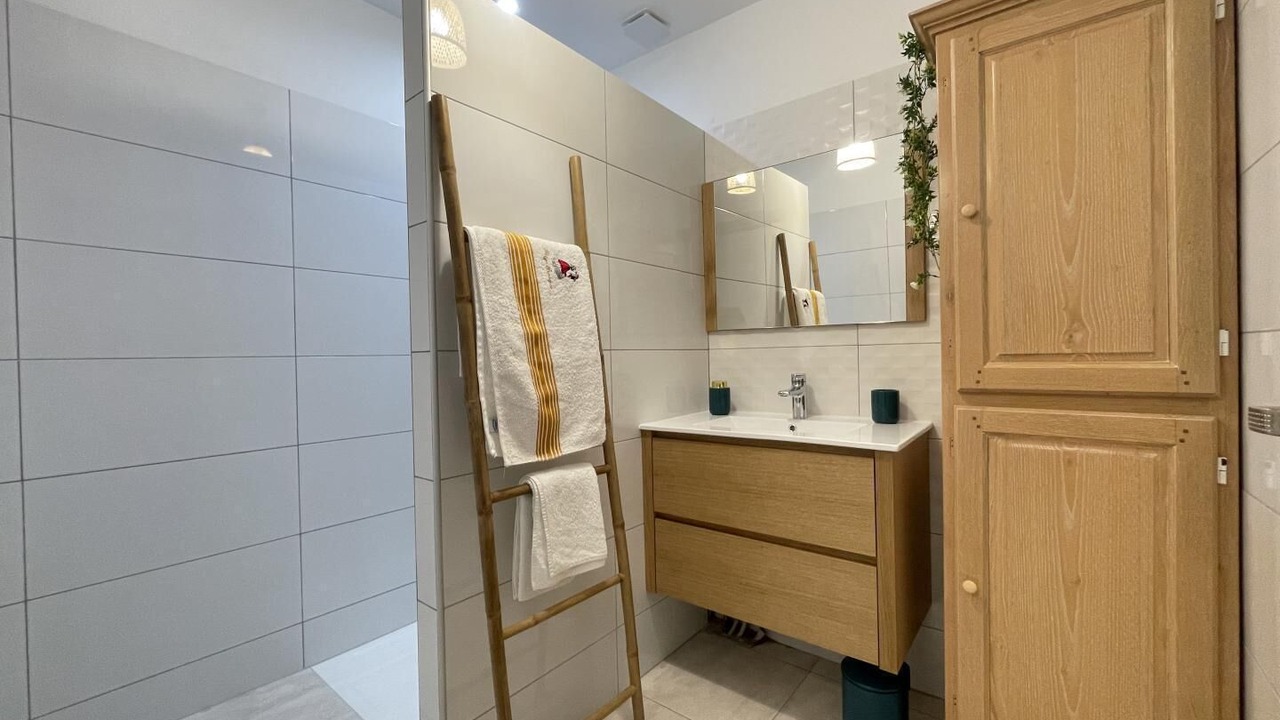 Photo of Bathroom in Sare