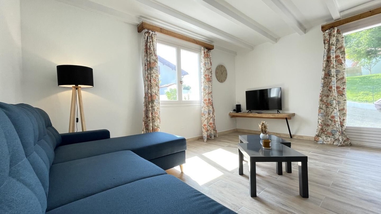 Photo of Livingroom in Sare