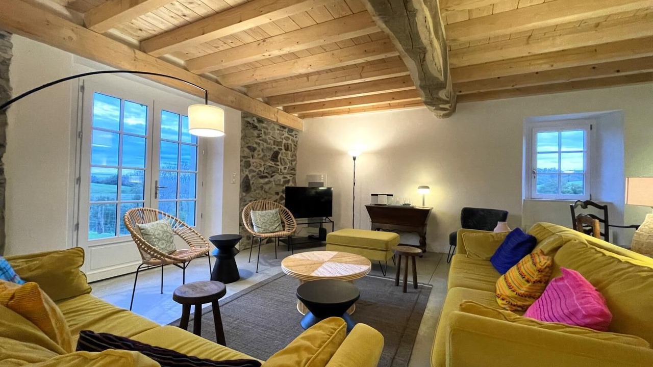 Photo of Livingroom in Souraide