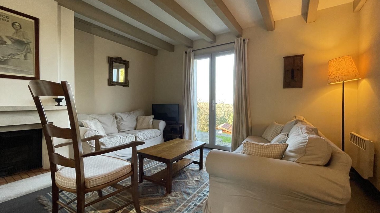 Photo of Livingroom in Saint-Pierre-d'Irube