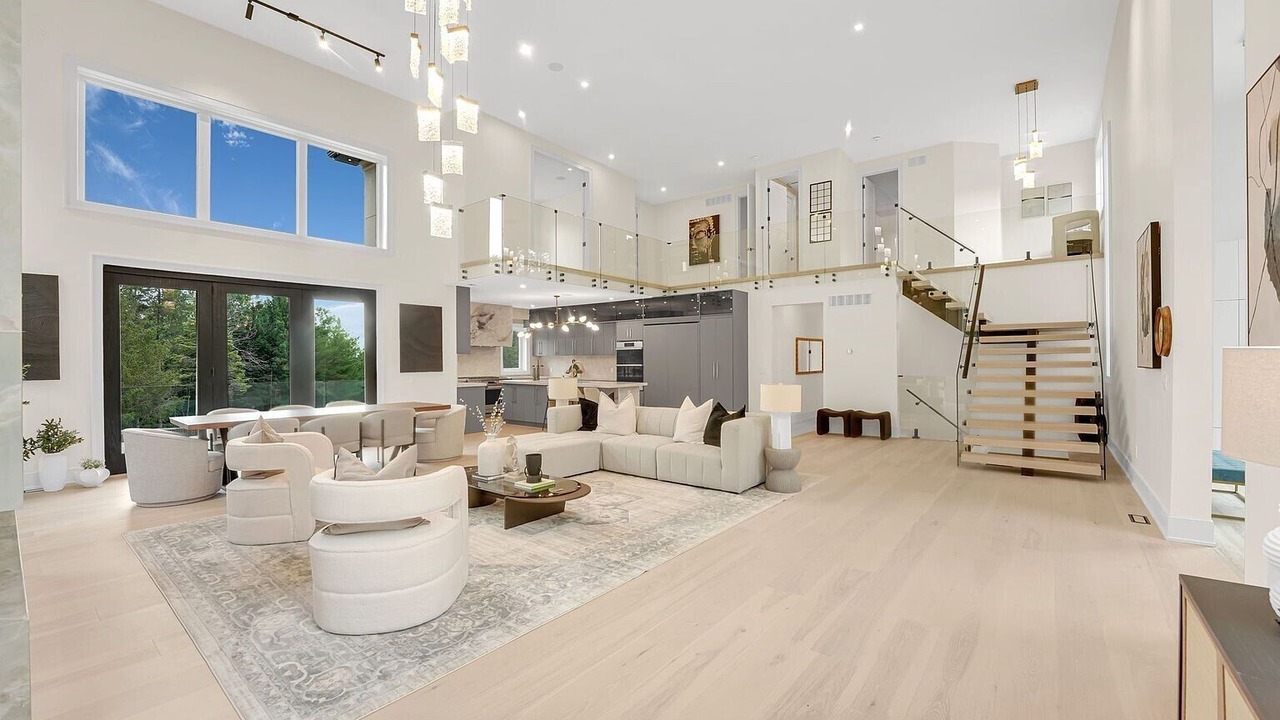 Photo of Livingroom in Caledon