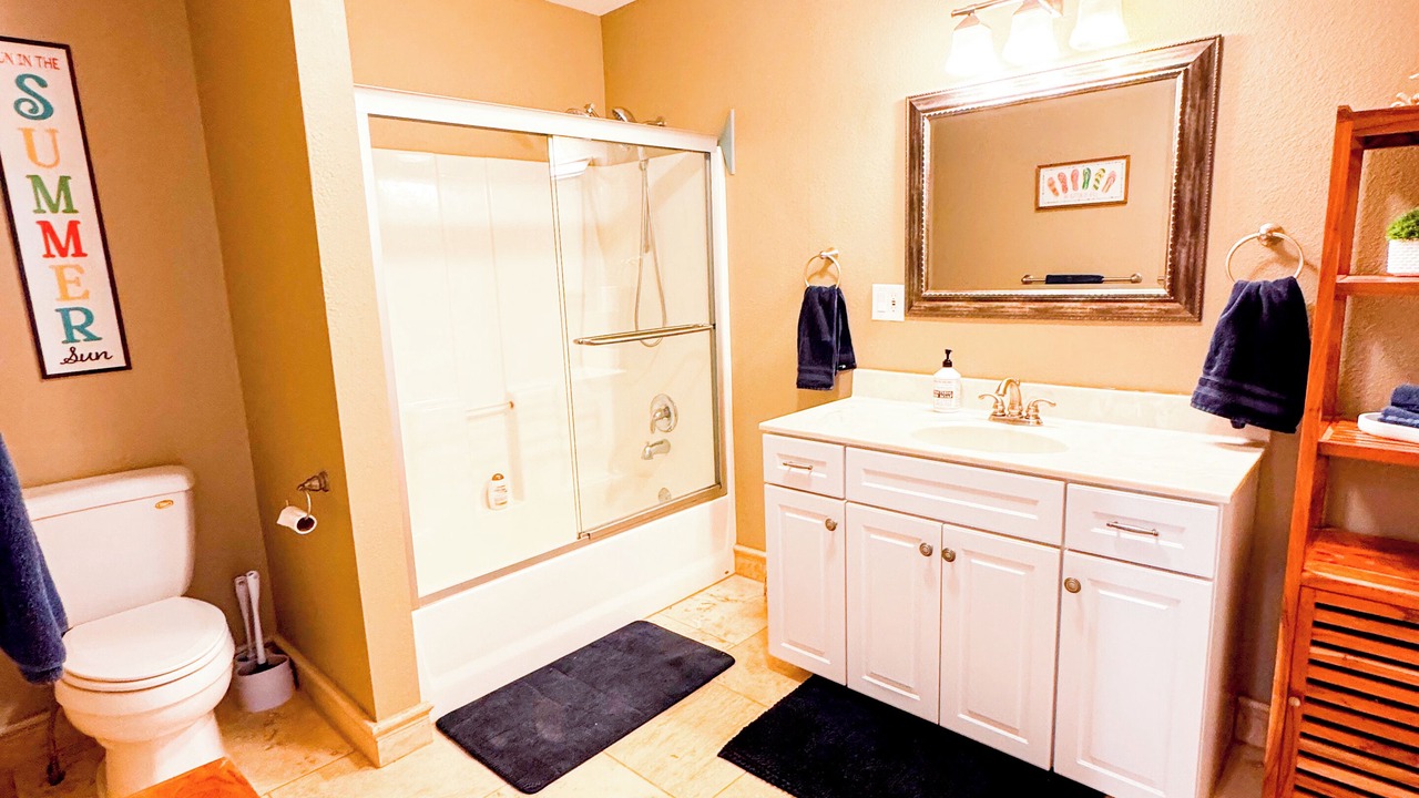 Photo of Bathroom in Roach