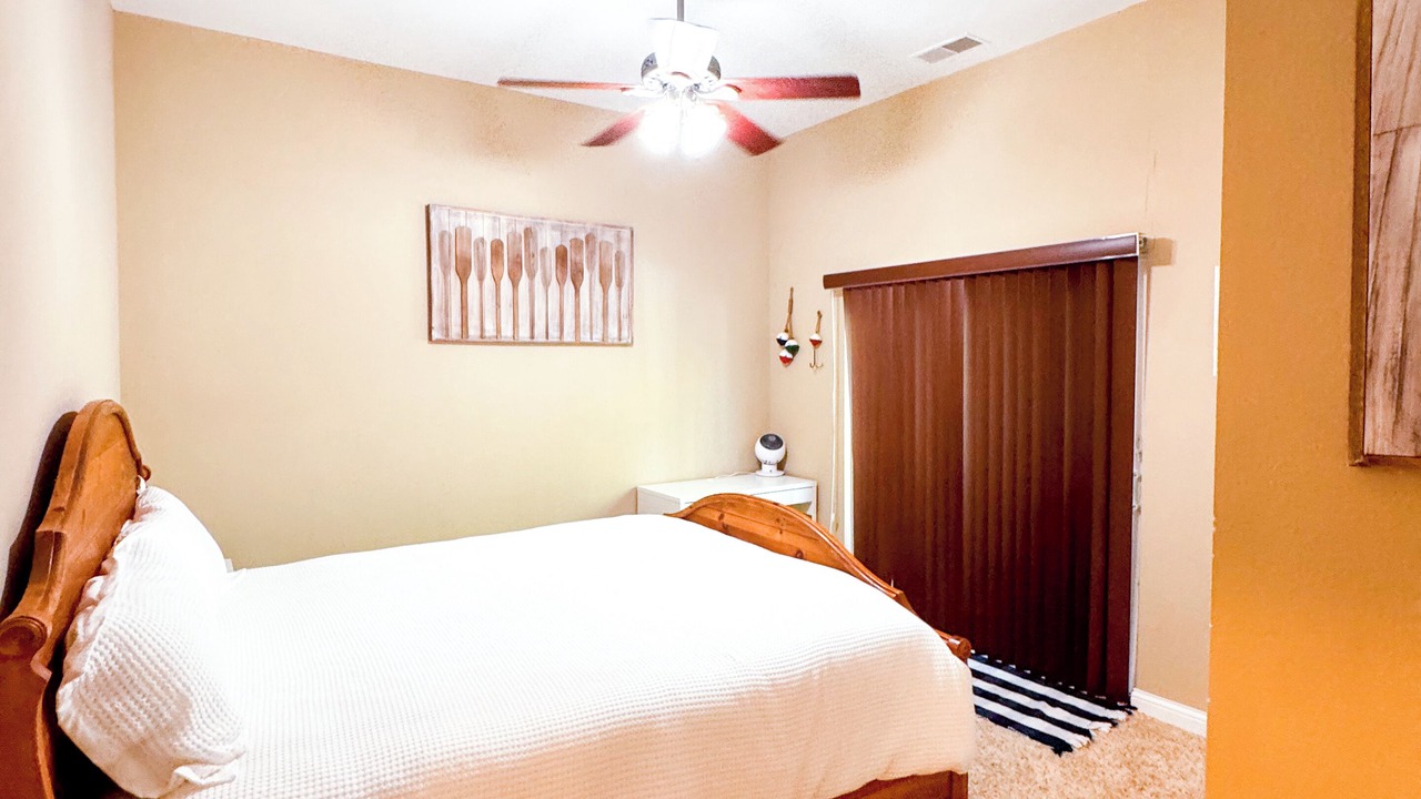 Photo of Bedroom in Roach