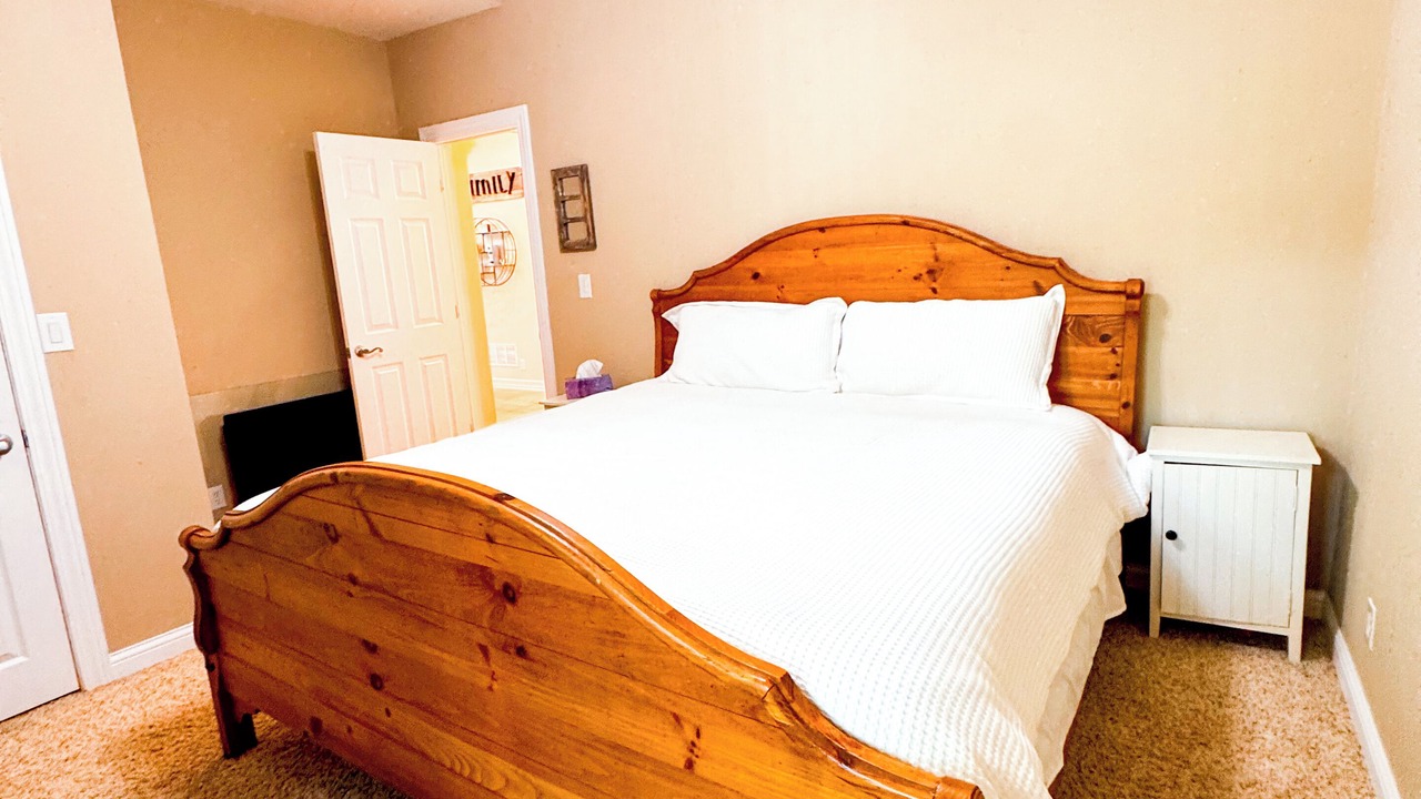 Photo of Bedroom in Roach