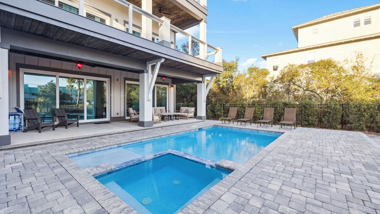 Photo of Outdoor in White's Gulfview