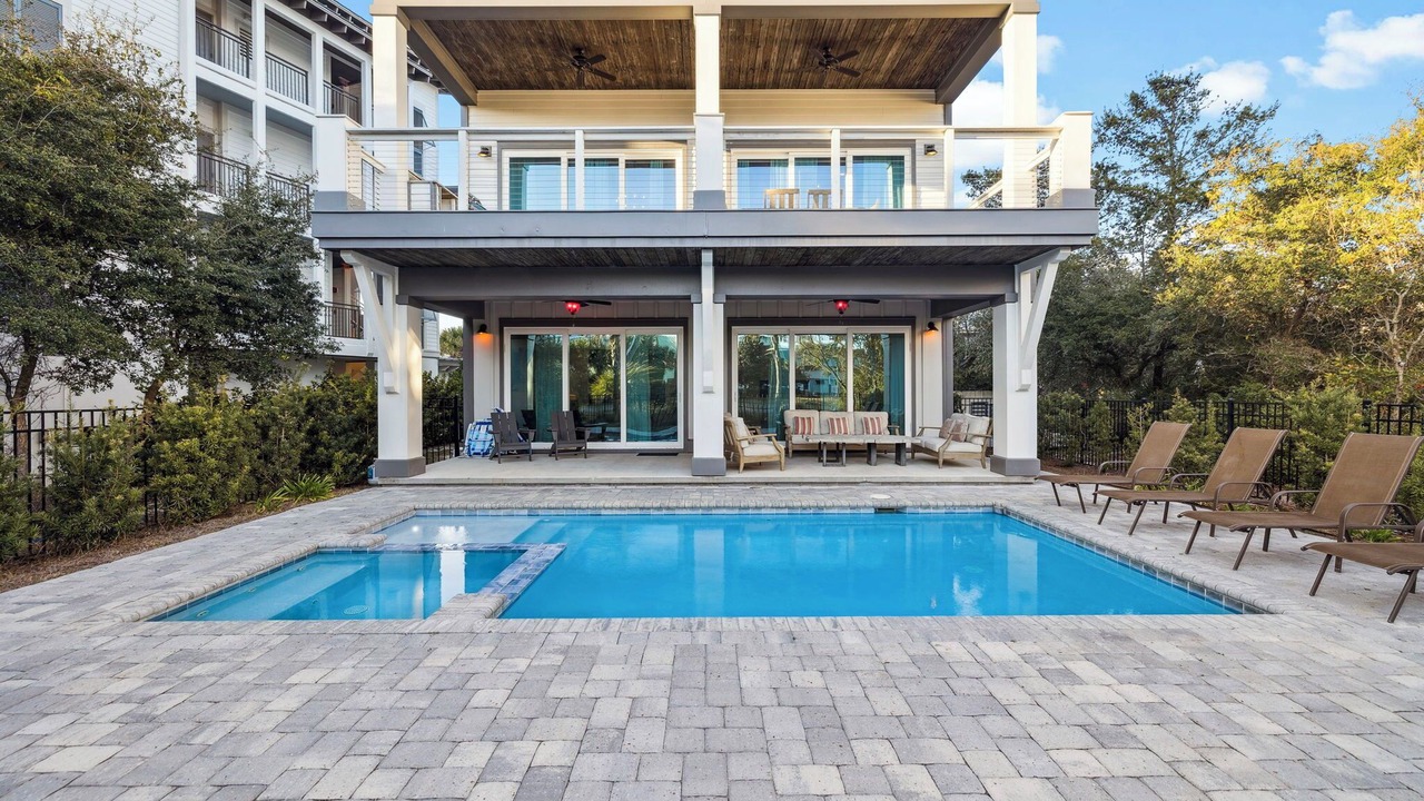 Photo of Outdoor in White's Gulfview