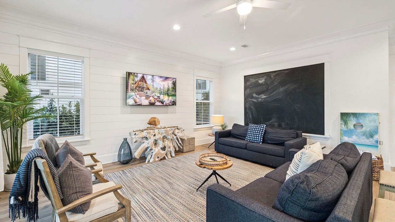 Photo of Livingroom in White's Gulfview