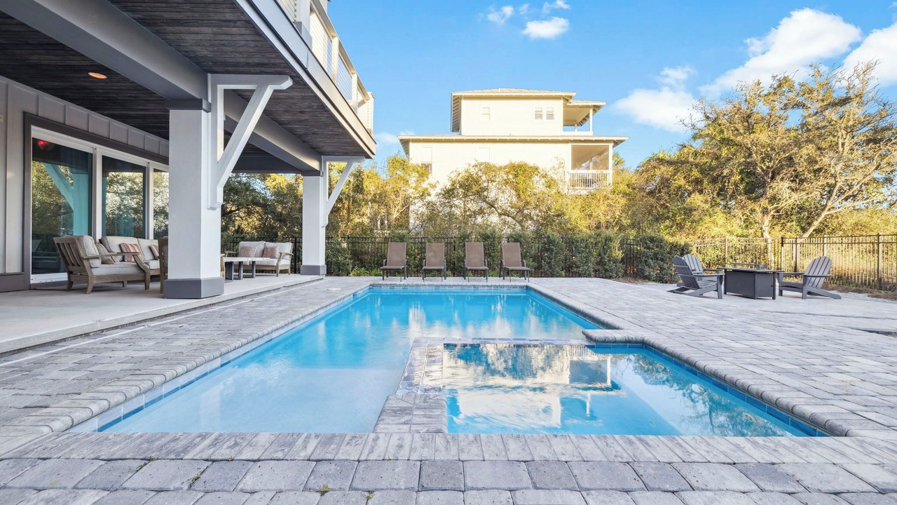 Photo of Outdoor in White's Gulfview