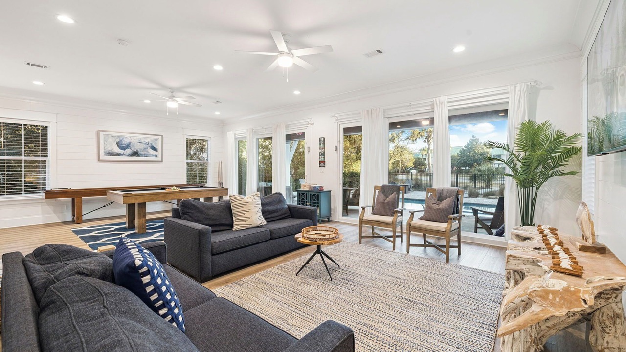Photo of Livingroom in White's Gulfview