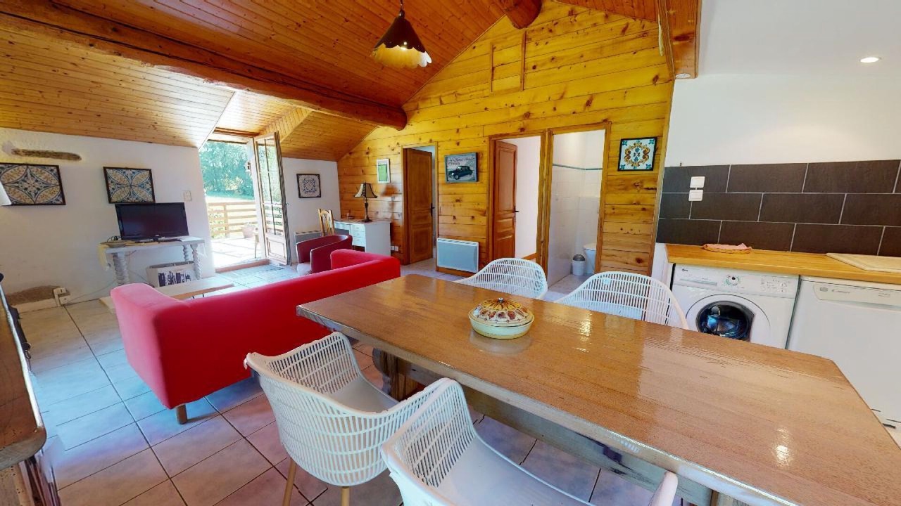 Photo of Others in Les Martys