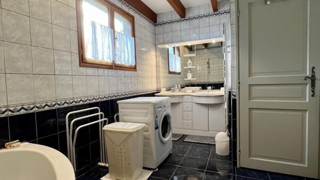 Photo of Bathroom in Malves-en-Minervois