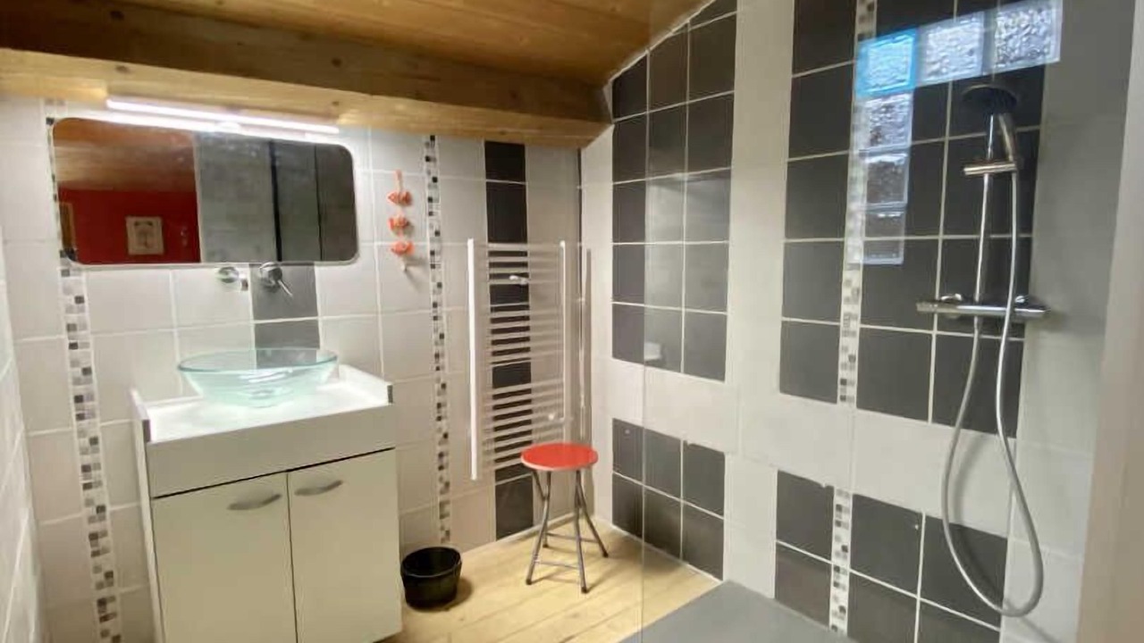 Photo of Bathroom in Saint-Julien-de-Briola