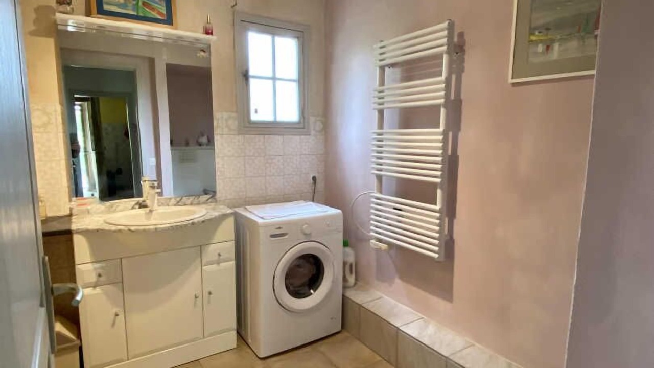 Photo of Bathroom in Saint-Julien-de-Briola