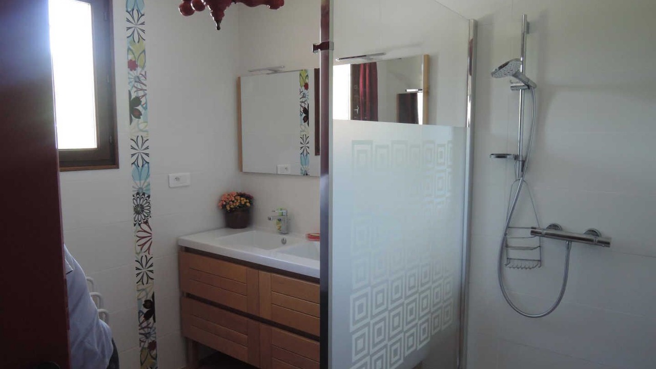 Photo of Bathroom in Ouveillan