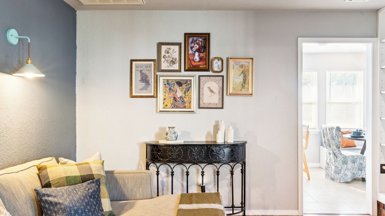 Photo of Livingroom in Broken Arrow