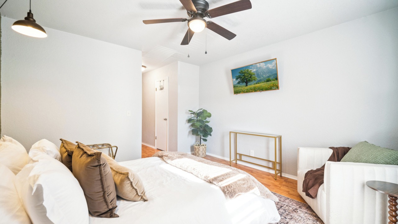 Photo of Bedroom in Broken Arrow