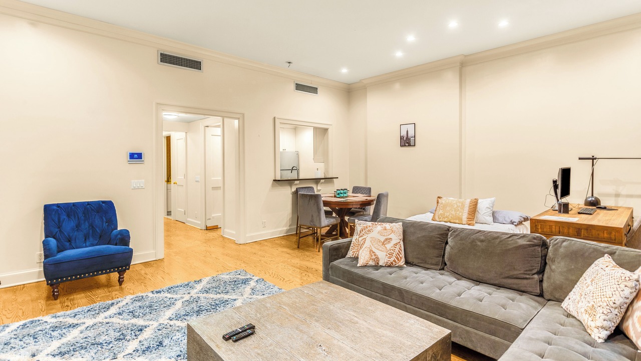 Photo of Livingroom in Turtle Bay