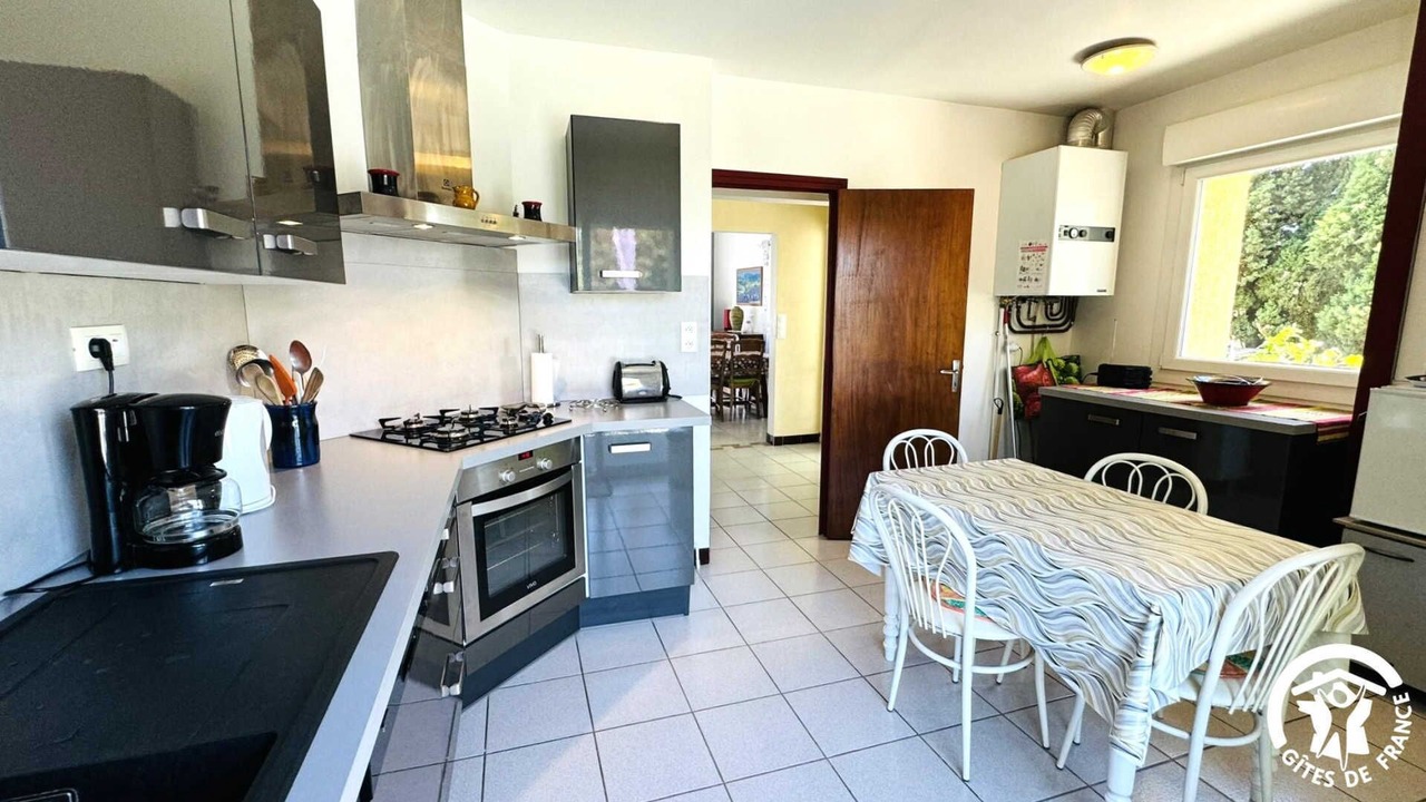 Photo of Kitchen in Saint-Martin-Lalande