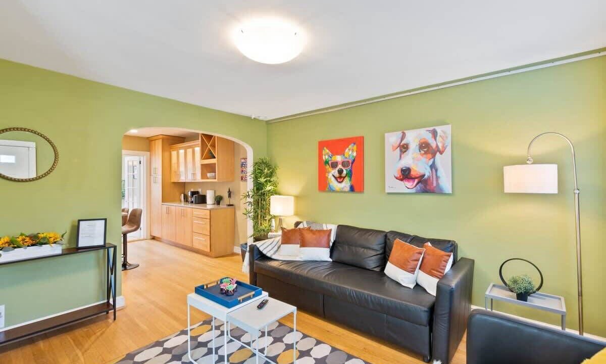 Photo of Bedroom in Del Ray
