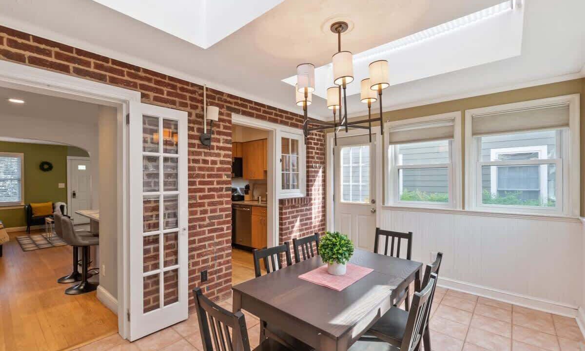 Photo of Livingroom in Del Ray