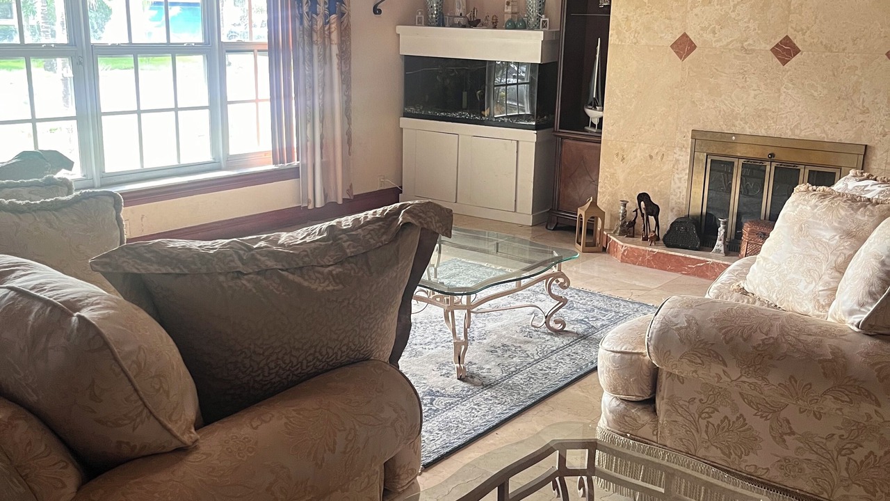 Photo of Livingroom in Inverrary