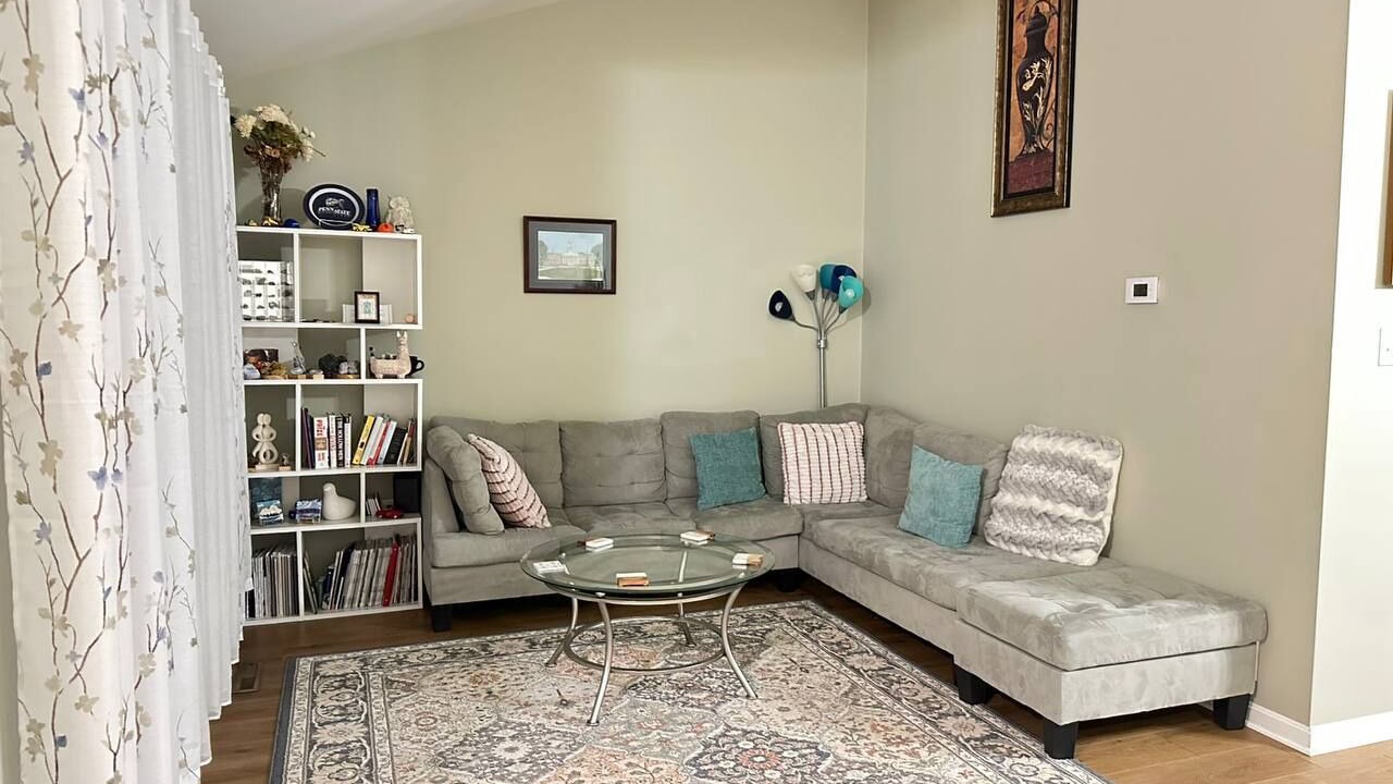 Photo of Livingroom in State College