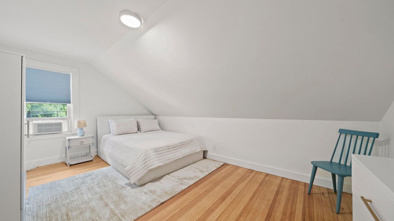 Photo of Bedroom in High Street Hill