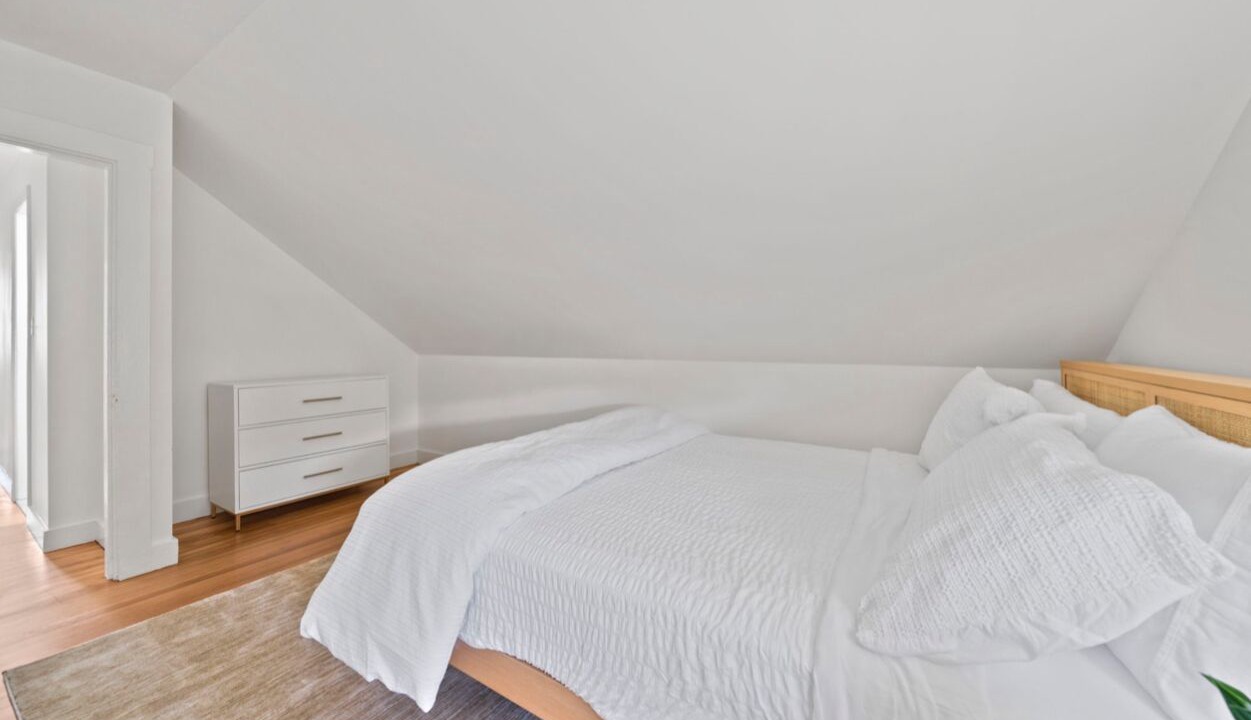 Photo of Bedroom in High Street Hill