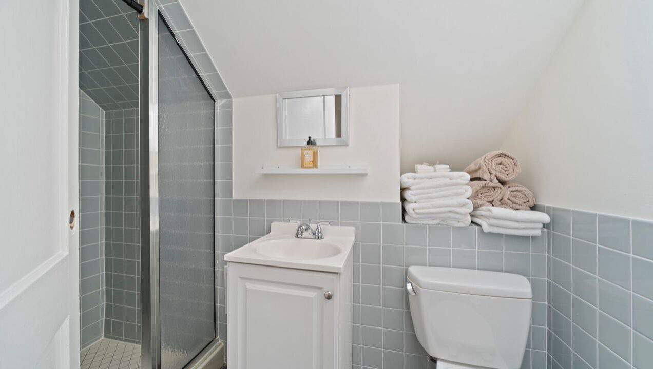 Photo of Bathroom in High Street Hill