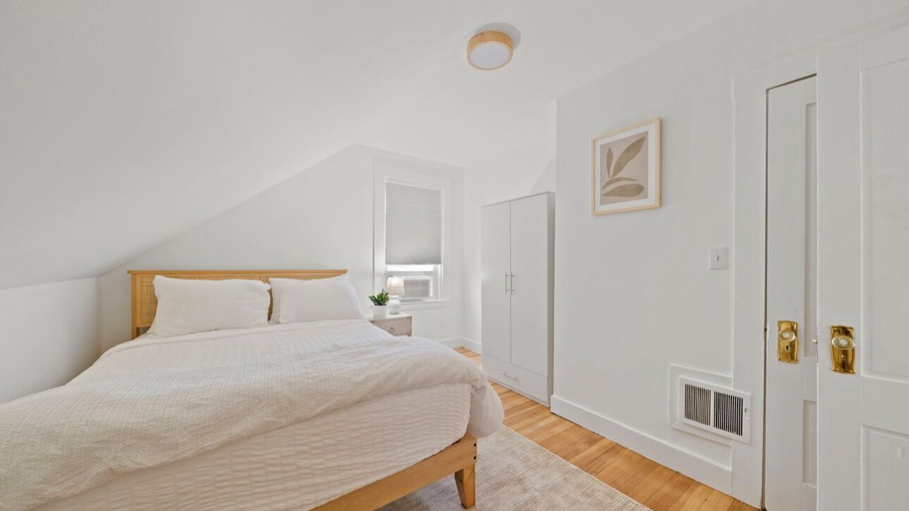 Photo of Bedroom in High Street Hill