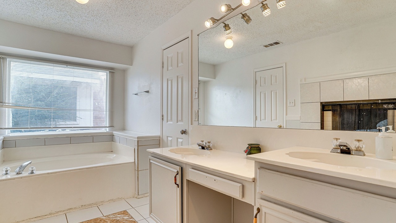 Photo of Bathroom in Fossil Creek